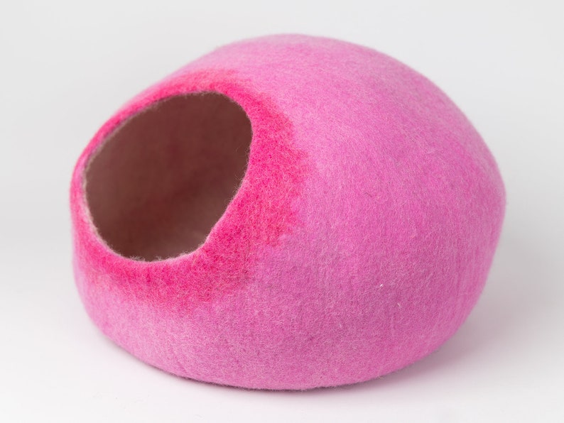 Handmade Pink Gradient Wool Cat Cave Bed – 50 cm Felt Cat House