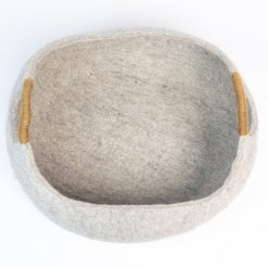 Handmade Wool Felt Cat Basket Bed – Cozy Pet Basket for Cats & Kittens