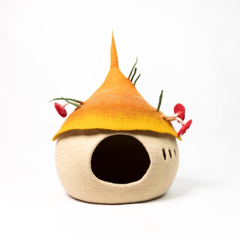 Handmade Mushroom Tendril Wool Felt Cat Cave – 65 cm Eco-Friendly Cat Cocoon